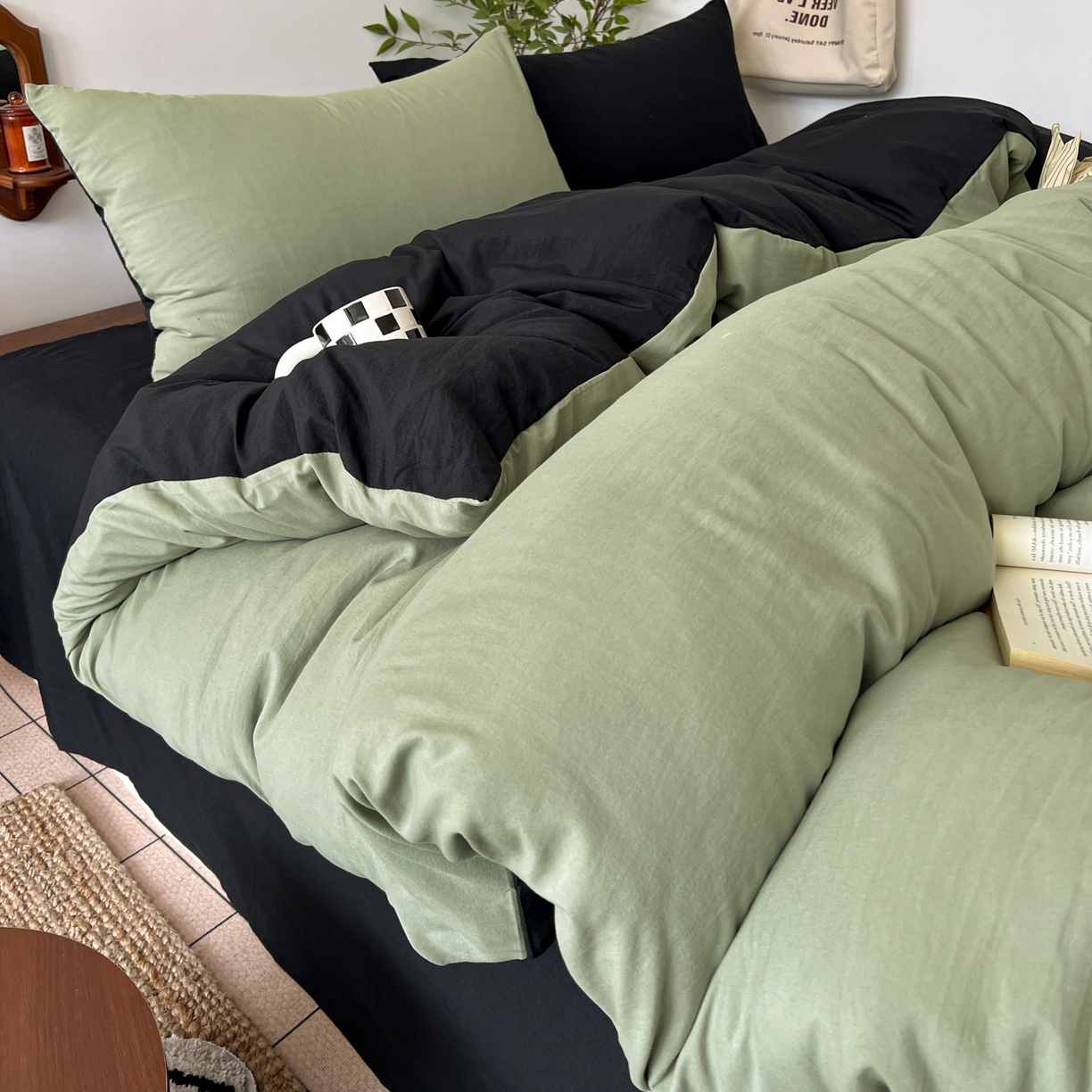 91家纺网 家纺一手货源 找家纺 梦嘉居 2026新款亲肤纯色AB版水洗皱皱棉四件套学生宿舍床单床笠三件套 复古绿+暗夜黑