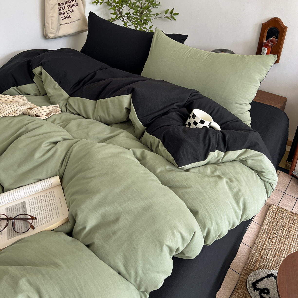 91家纺网 家纺一手货源 找家纺 梦嘉居 2026新款亲肤纯色AB版水洗皱皱棉四件套学生宿舍床单床笠三件套 复古绿+暗夜黑