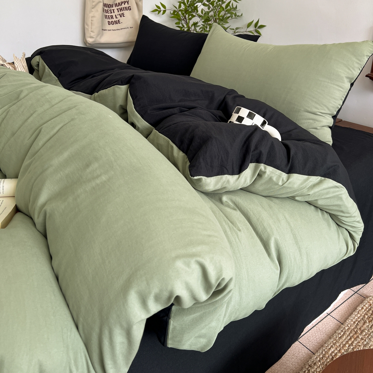 91家纺网 家纺一手货源 找家纺 梦嘉居 2026新款亲肤纯色AB版水洗皱皱棉四件套学生宿舍床单床笠三件套 复古绿+暗夜黑