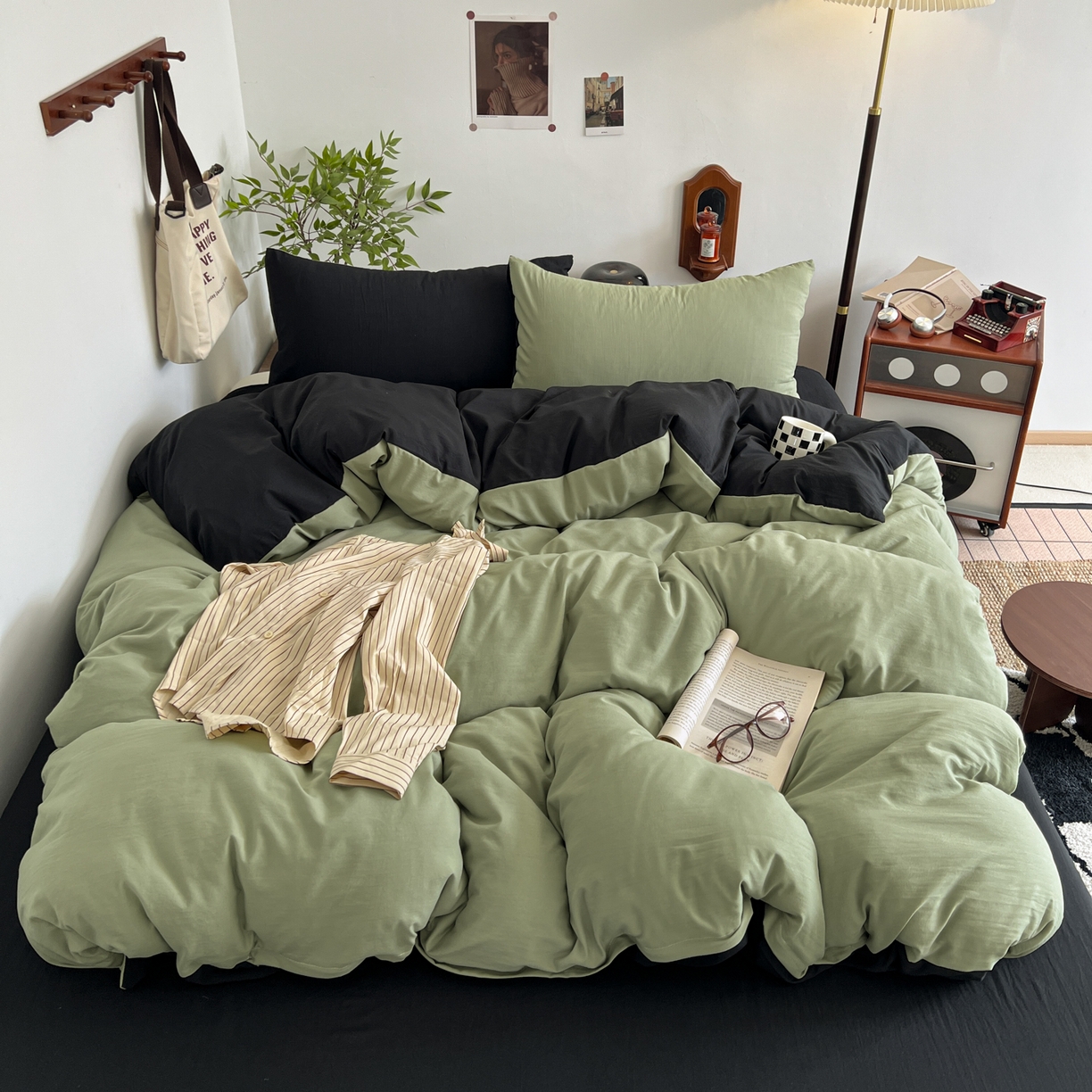 91家纺网 家纺一手货源 找家纺 梦嘉居 2026新款亲肤纯色AB版水洗皱皱棉四件套学生宿舍床单床笠三件套 复古绿+暗夜黑