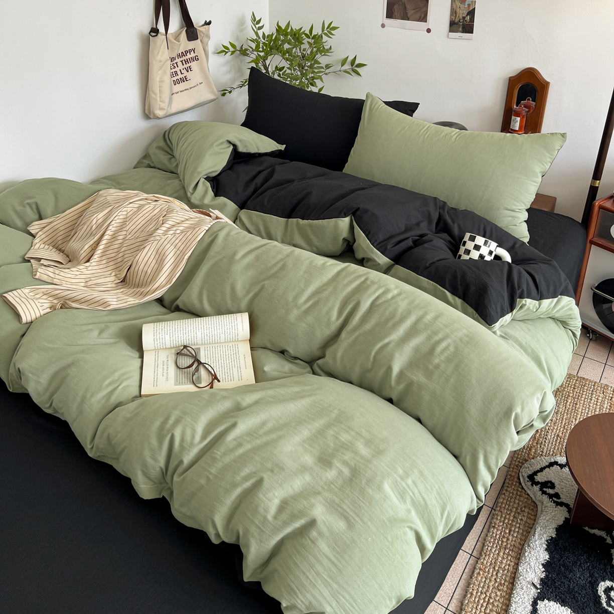 91家纺网 家纺一手货源 找家纺 梦嘉居 2026新款亲肤纯色AB版水洗皱皱棉四件套学生宿舍床单床笠三件套 复古绿+暗夜黑