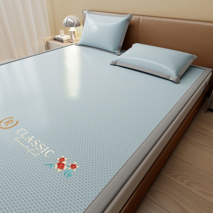 91家纺网 家纺一手货源 找家纺 人人爱家纺 2026新款A类双面冰丝凉席 清新小花-蓝