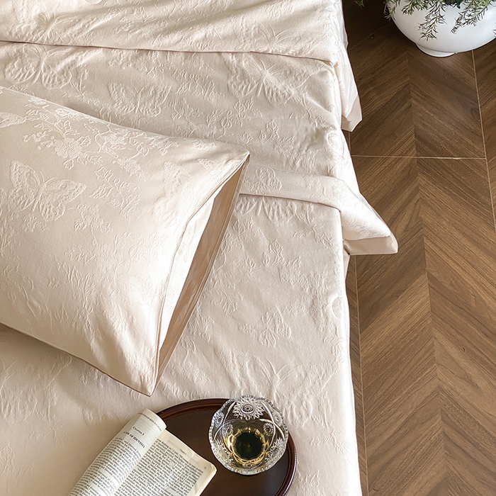 91家纺网 家纺一手货源 找家纺 宜代光年 2026新款60S全棉厚织提花夏被夏凉被空调被 夏被-翩然-奶白