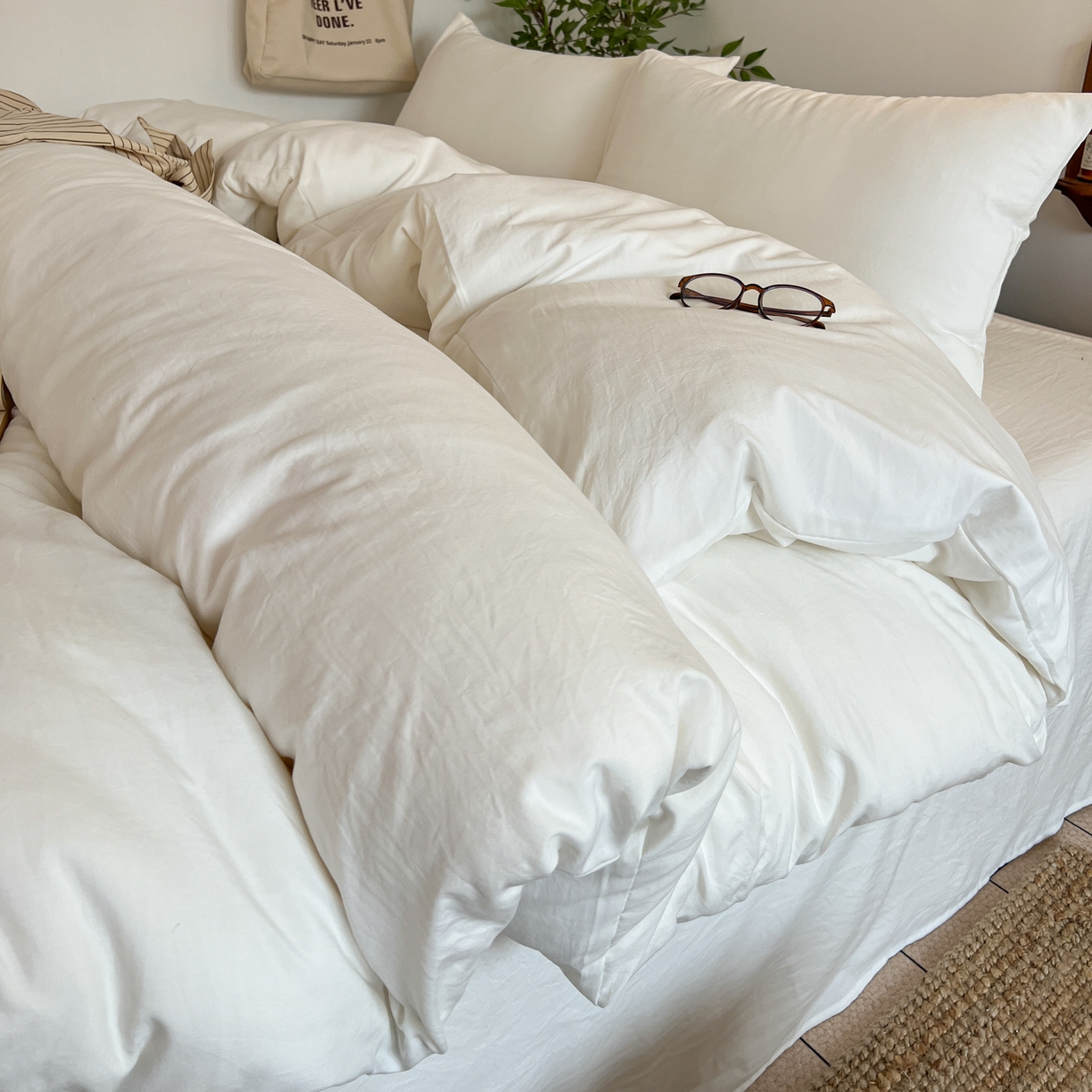 91家纺网 家纺一手货源 找家纺 梦嘉居 2026新款亲肤纯色AB版水洗皱皱棉四件套学生宿舍床单床笠三件套 高雅白