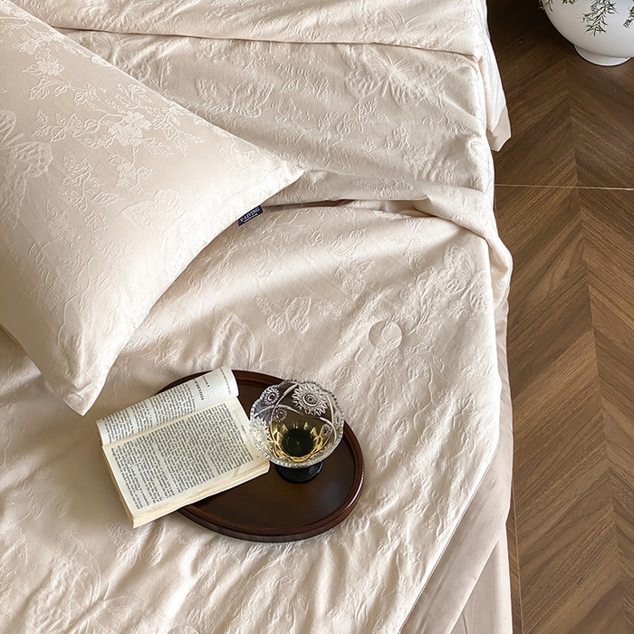 91家纺网 家纺一手货源 找家纺 宜代光年 2026新款60S全棉厚织提花夏被夏凉被空调被 夏被-翩然-奶白