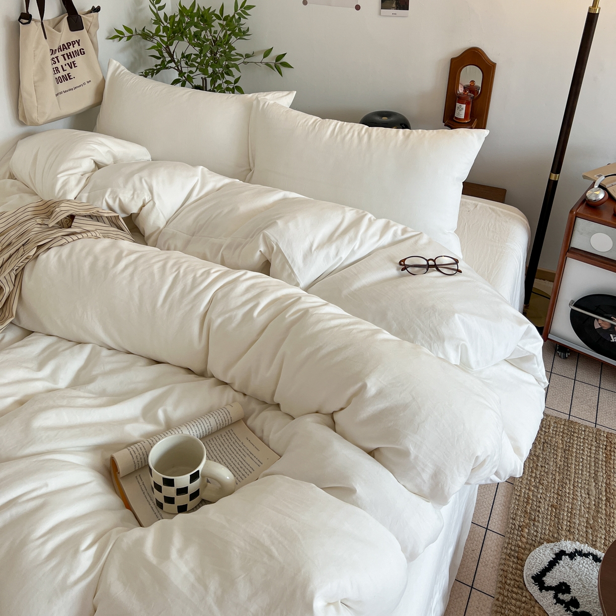 91家纺网 家纺一手货源 找家纺 梦嘉居 2026新款亲肤纯色AB版水洗皱皱棉四件套学生宿舍床单床笠三件套 高雅白