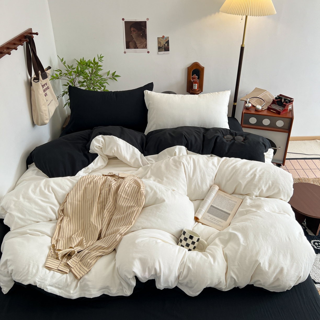 91家纺网 家纺一手货源 找家纺 梦嘉居 2026新款亲肤纯色AB版水洗皱皱棉四件套学生宿舍床单床笠三件套 高雅白+暗夜黑