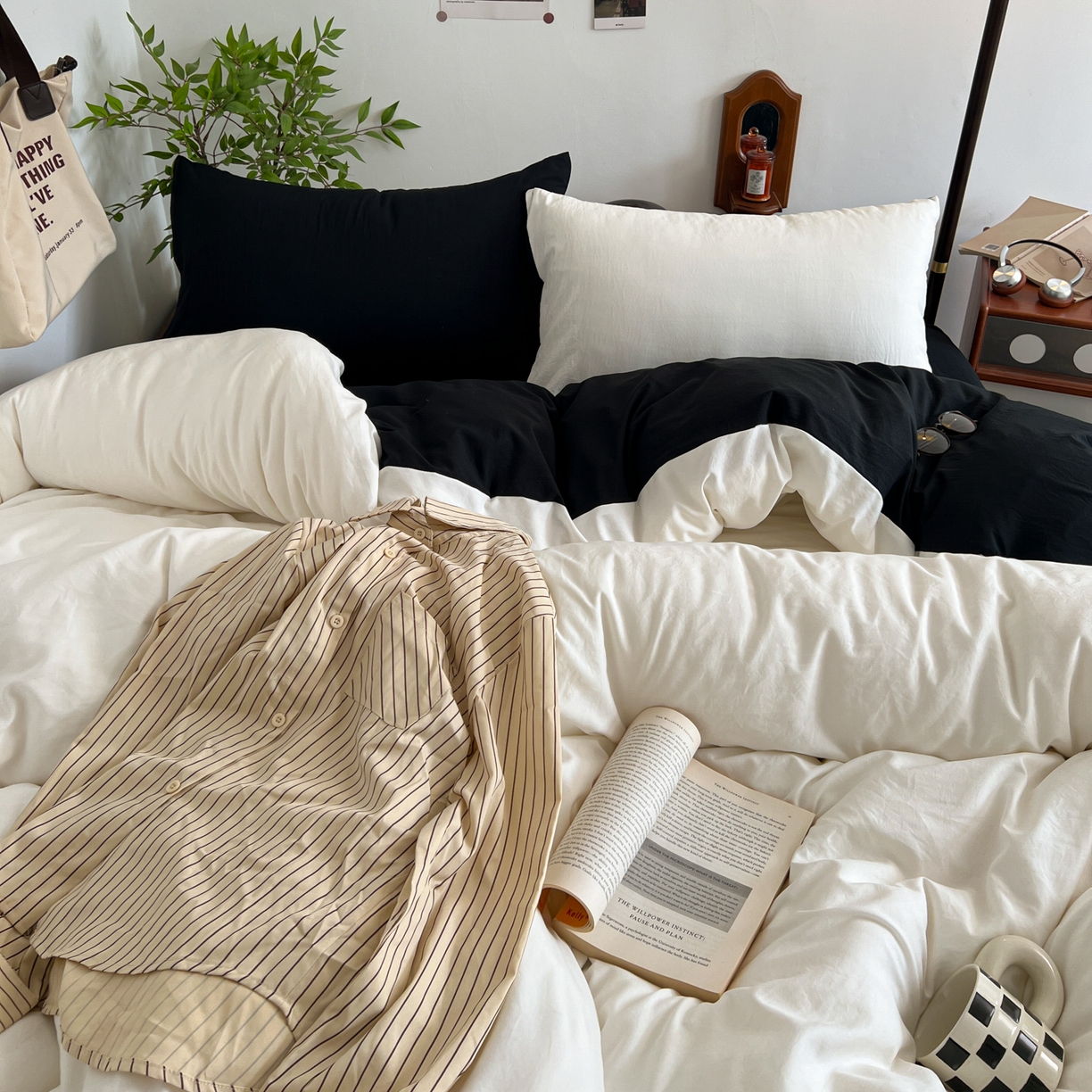 91家纺网 家纺一手货源 找家纺 梦嘉居 2026新款亲肤纯色AB版水洗皱皱棉四件套学生宿舍床单床笠三件套 高雅白+暗夜黑