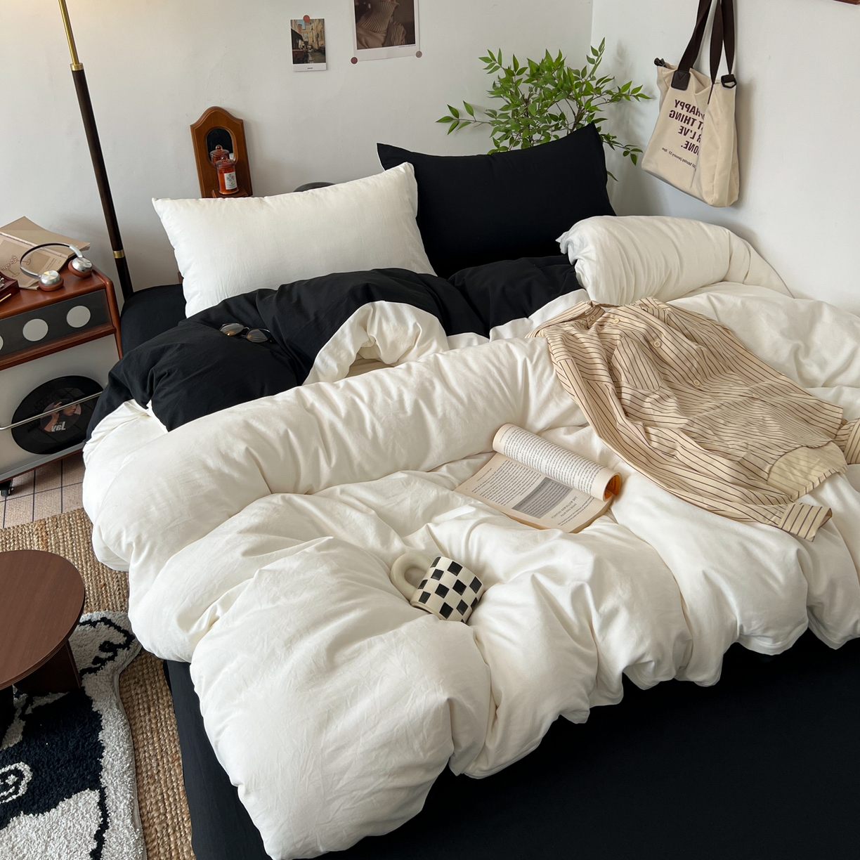 91家纺网 家纺一手货源 找家纺 梦嘉居 2026新款亲肤纯色AB版水洗皱皱棉四件套学生宿舍床单床笠三件套 高雅白+暗夜黑