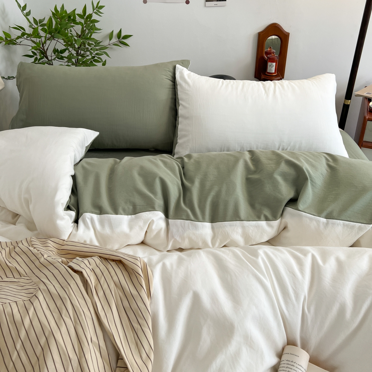 91家纺网 家纺一手货源 找家纺 梦嘉居 2026新款亲肤纯色AB版水洗皱皱棉四件套学生宿舍床单床笠三件套 高雅白+复古绿