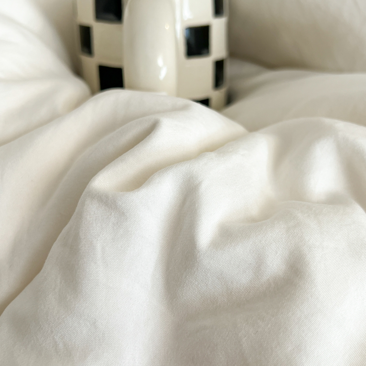 91家纺网 家纺一手货源 找家纺 梦嘉居 2026新款亲肤纯色AB版水洗皱皱棉四件套学生宿舍床单床笠三件套 高雅白+复古绿