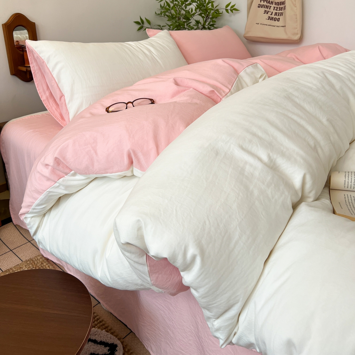 91家纺网 家纺一手货源 找家纺 梦嘉居 2026新款亲肤纯色AB版水洗皱皱棉四件套学生宿舍床单床笠三件套 高雅白+少女粉