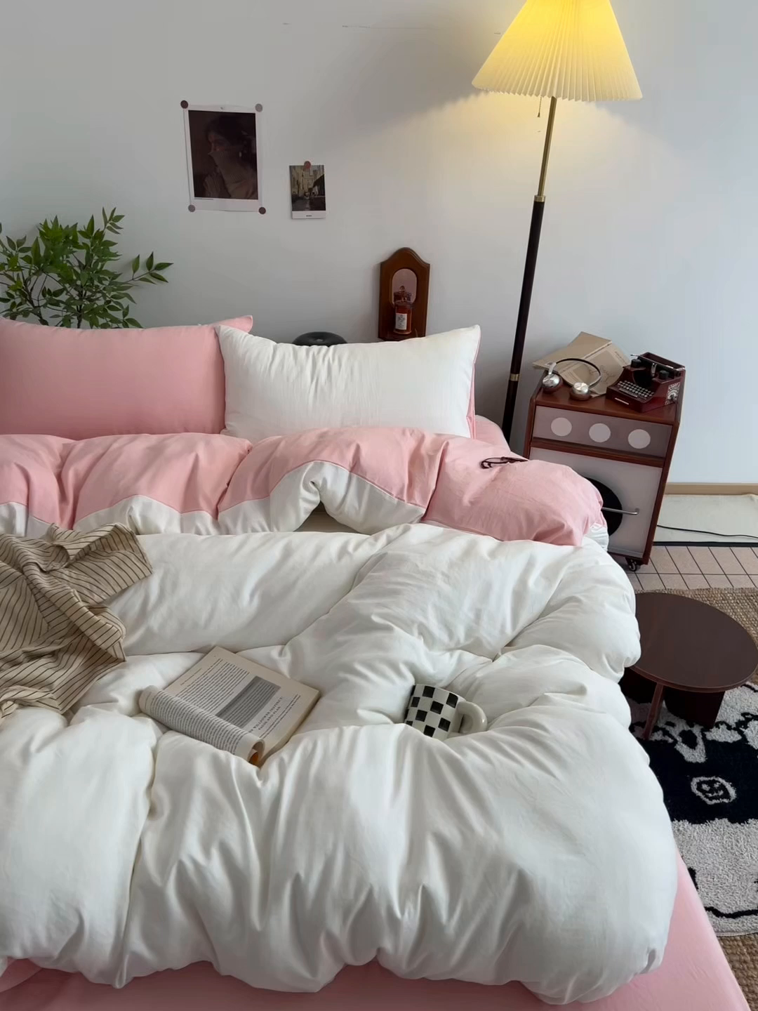 91家纺网 家纺一手货源 找家纺 梦嘉居 2026新款亲肤纯色AB版水洗皱皱棉四件套学生宿舍床单床笠三件套 高雅白+少女粉