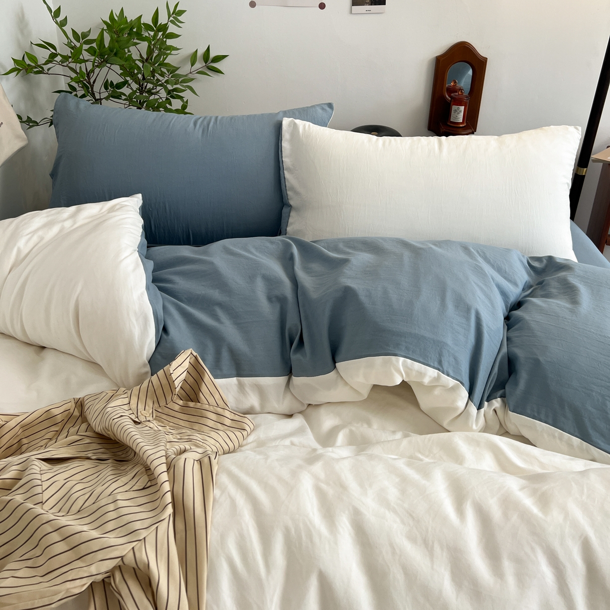 91家纺网 家纺一手货源 找家纺 梦嘉居 2026新款亲肤纯色AB版水洗皱皱棉四件套学生宿舍床单床笠三件套 高雅白+雾兰