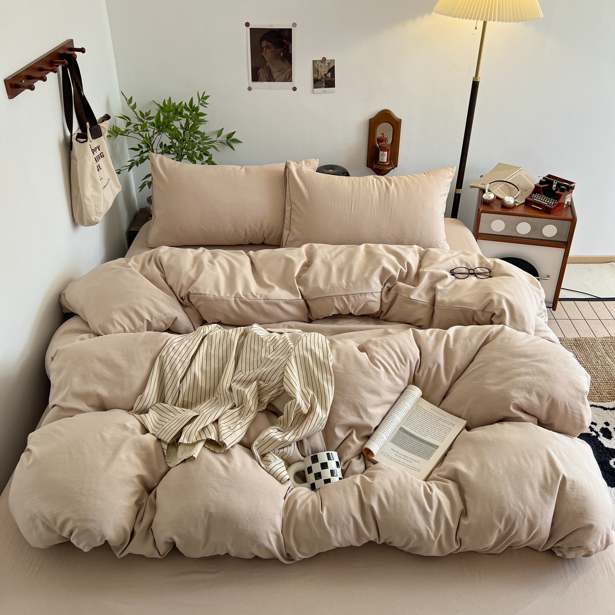 91家纺网 家纺一手货源 找家纺 梦嘉居 2026新款亲肤纯色AB版水洗皱皱棉四件套学生宿舍床单床笠三件套 奶驼