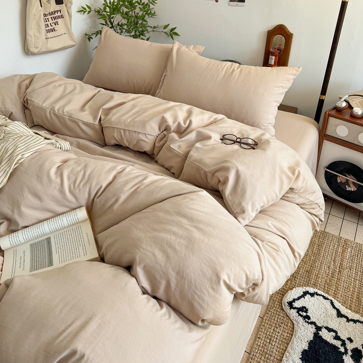 91家纺网 家纺一手货源 找家纺 梦嘉居 2026新款亲肤纯色AB版水洗皱皱棉四件套学生宿舍床单床笠三件套 奶驼