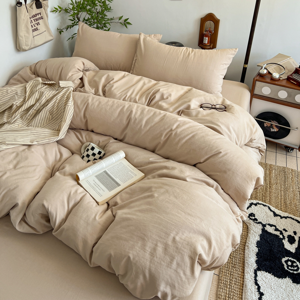 91家纺网 家纺一手货源 找家纺 梦嘉居 2026新款亲肤纯色AB版水洗皱皱棉四件套学生宿舍床单床笠三件套 奶驼