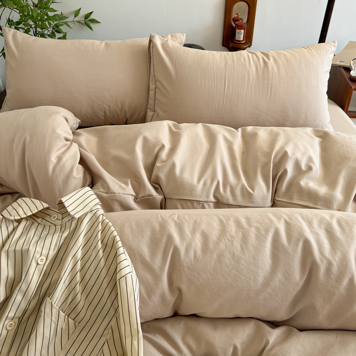 91家纺网 家纺一手货源 找家纺 梦嘉居 2026新款亲肤纯色AB版水洗皱皱棉四件套学生宿舍床单床笠三件套 奶驼