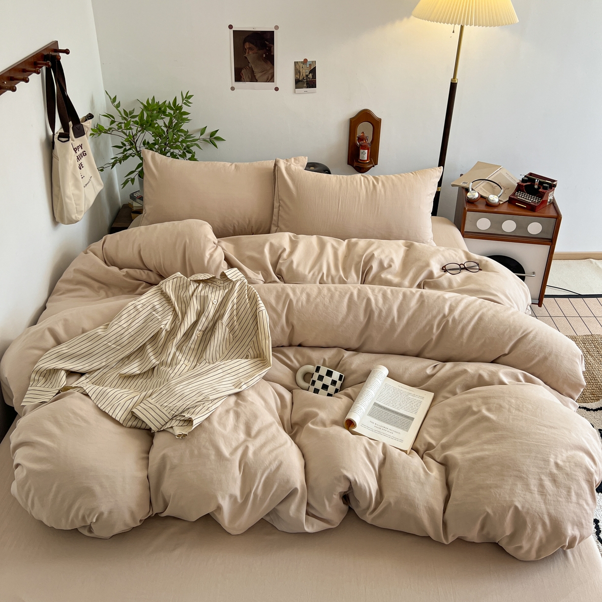 91家纺网 家纺一手货源 找家纺 梦嘉居 2026新款亲肤纯色AB版水洗皱皱棉四件套学生宿舍床单床笠三件套 奶驼