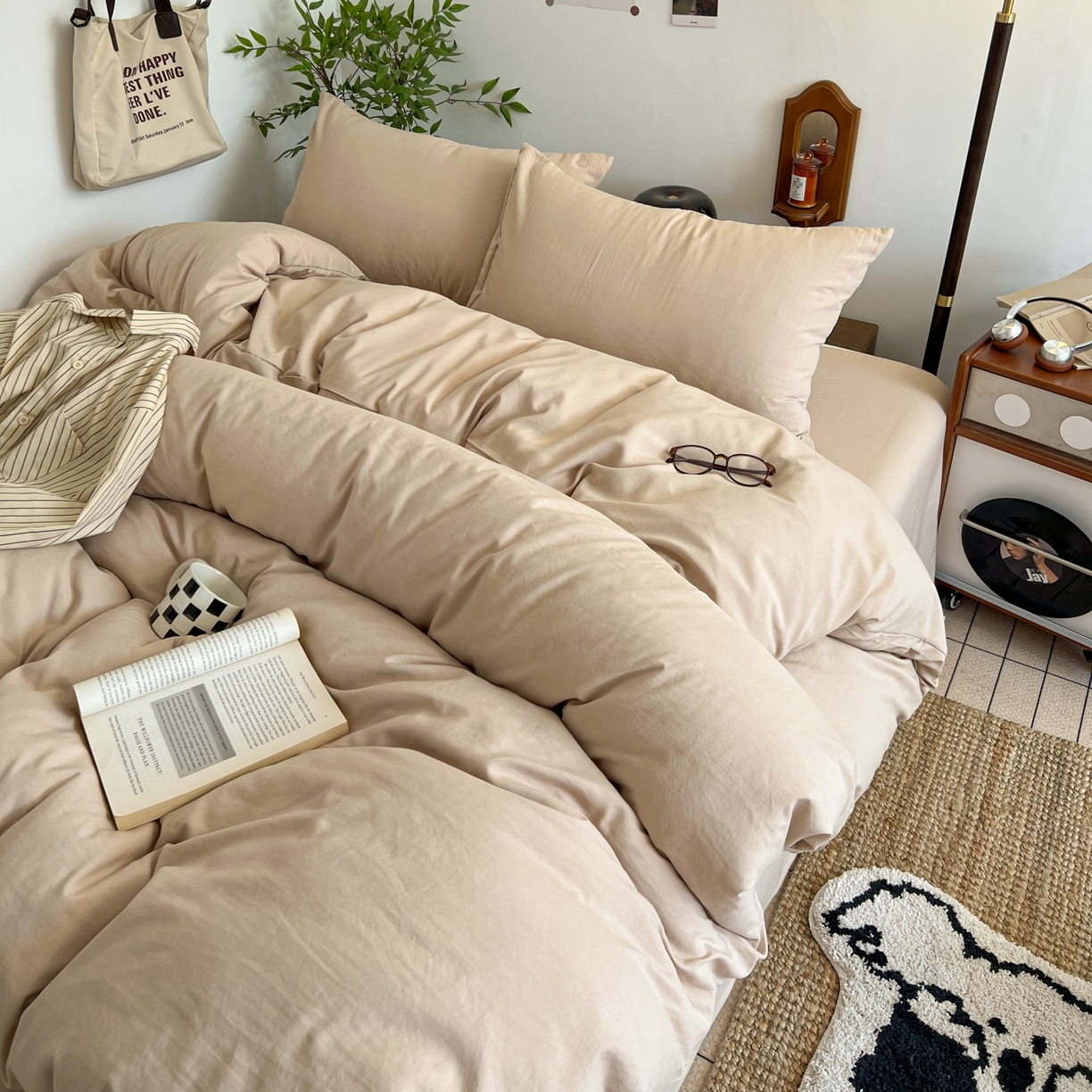 91家纺网 家纺一手货源 找家纺 梦嘉居 2026新款亲肤纯色AB版水洗皱皱棉四件套学生宿舍床单床笠三件套 奶驼