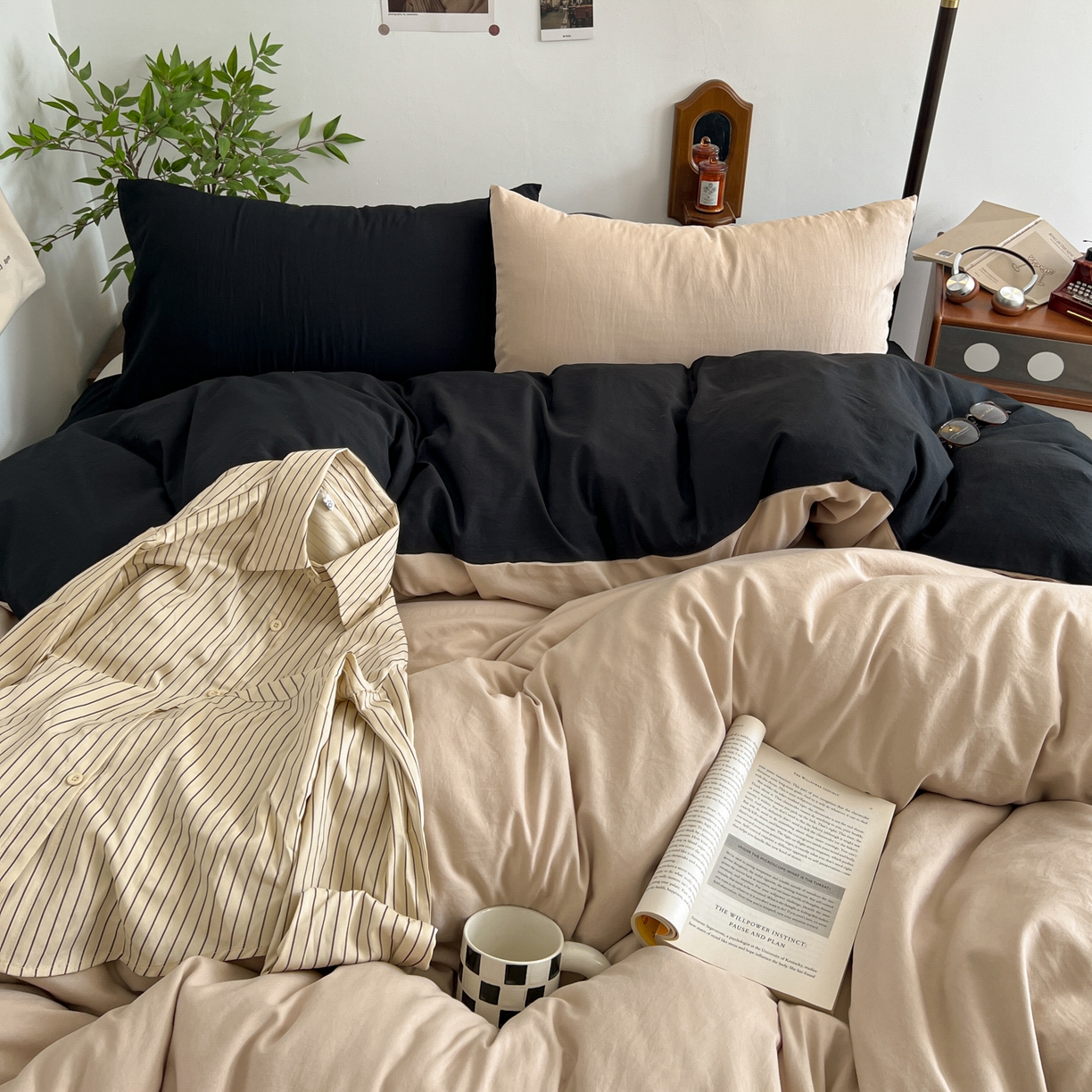 91家纺网 家纺一手货源 找家纺 梦嘉居 2026新款亲肤纯色AB版水洗皱皱棉四件套学生宿舍床单床笠三件套 奶驼+暗夜黑