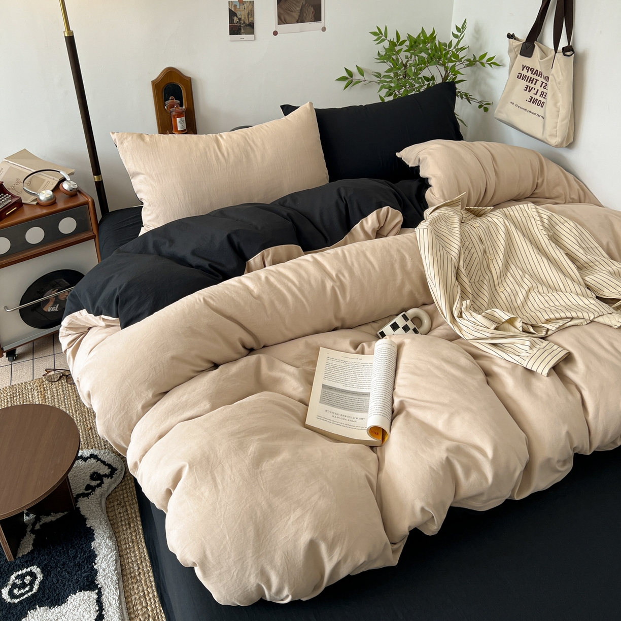 91家纺网 家纺一手货源 找家纺 梦嘉居 2026新款亲肤纯色AB版水洗皱皱棉四件套学生宿舍床单床笠三件套 奶驼+暗夜黑