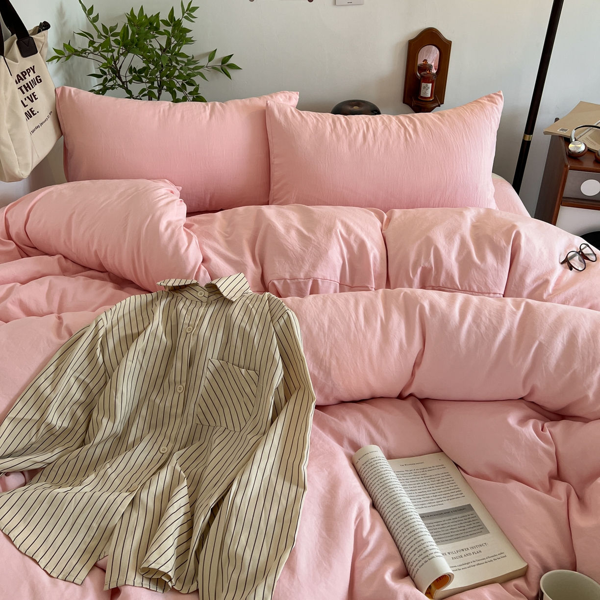 91家纺网 家纺一手货源 找家纺 梦嘉居 2026新款亲肤纯色AB版水洗皱皱棉四件套学生宿舍床单床笠三件套 少女粉