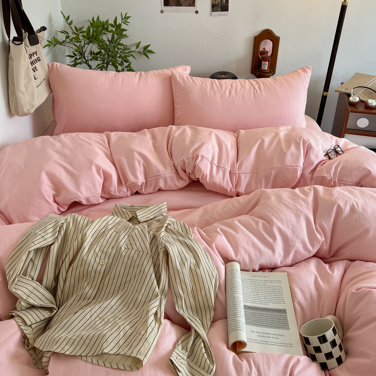 91家纺网 家纺一手货源 找家纺 梦嘉居 2026新款亲肤纯色AB版水洗皱皱棉四件套学生宿舍床单床笠三件套 少女粉