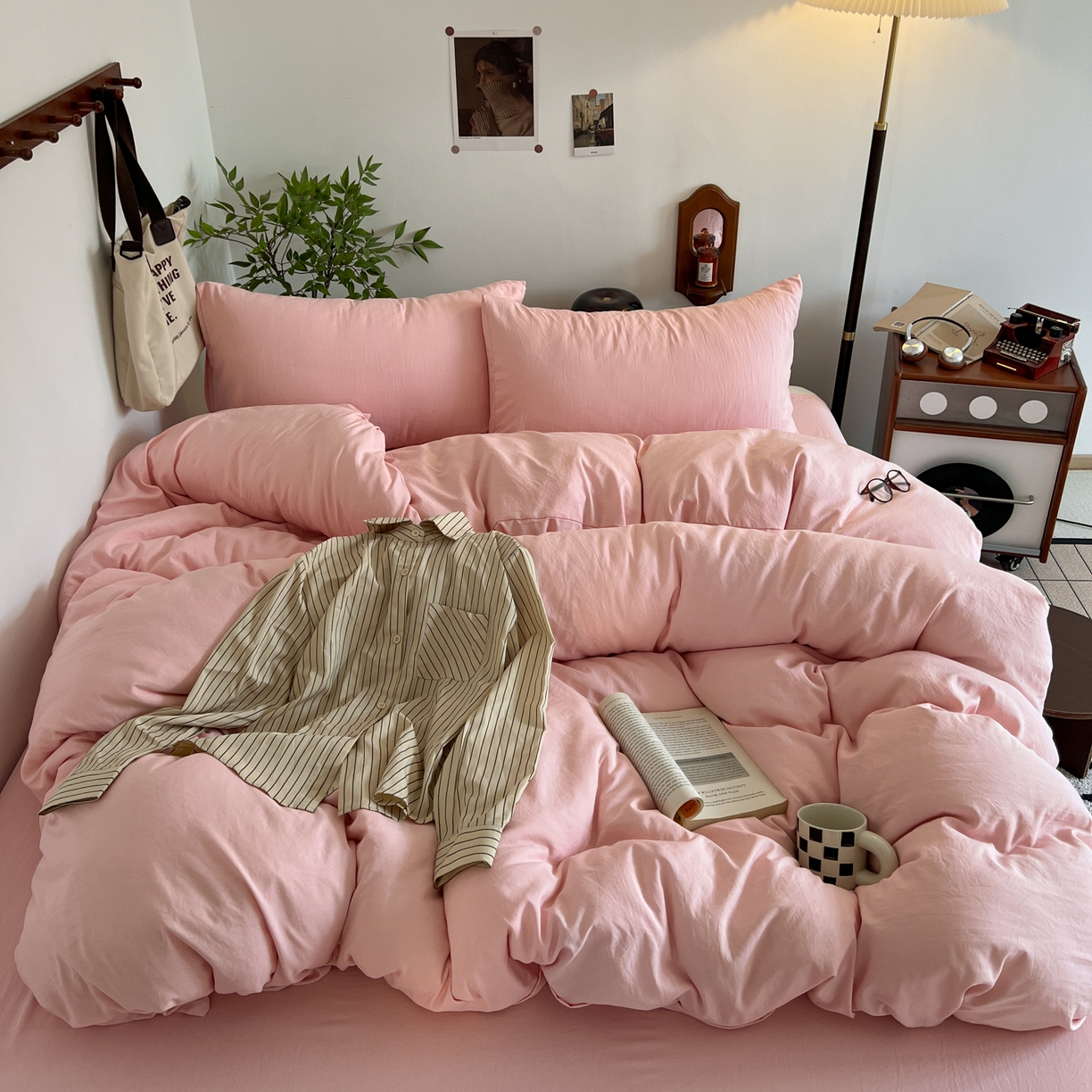 91家纺网 家纺一手货源 找家纺 梦嘉居 2026新款亲肤纯色AB版水洗皱皱棉四件套学生宿舍床单床笠三件套 少女粉