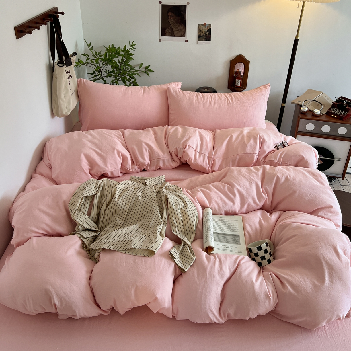 91家纺网 家纺一手货源 找家纺 梦嘉居 2026新款亲肤纯色AB版水洗皱皱棉四件套学生宿舍床单床笠三件套 少女粉