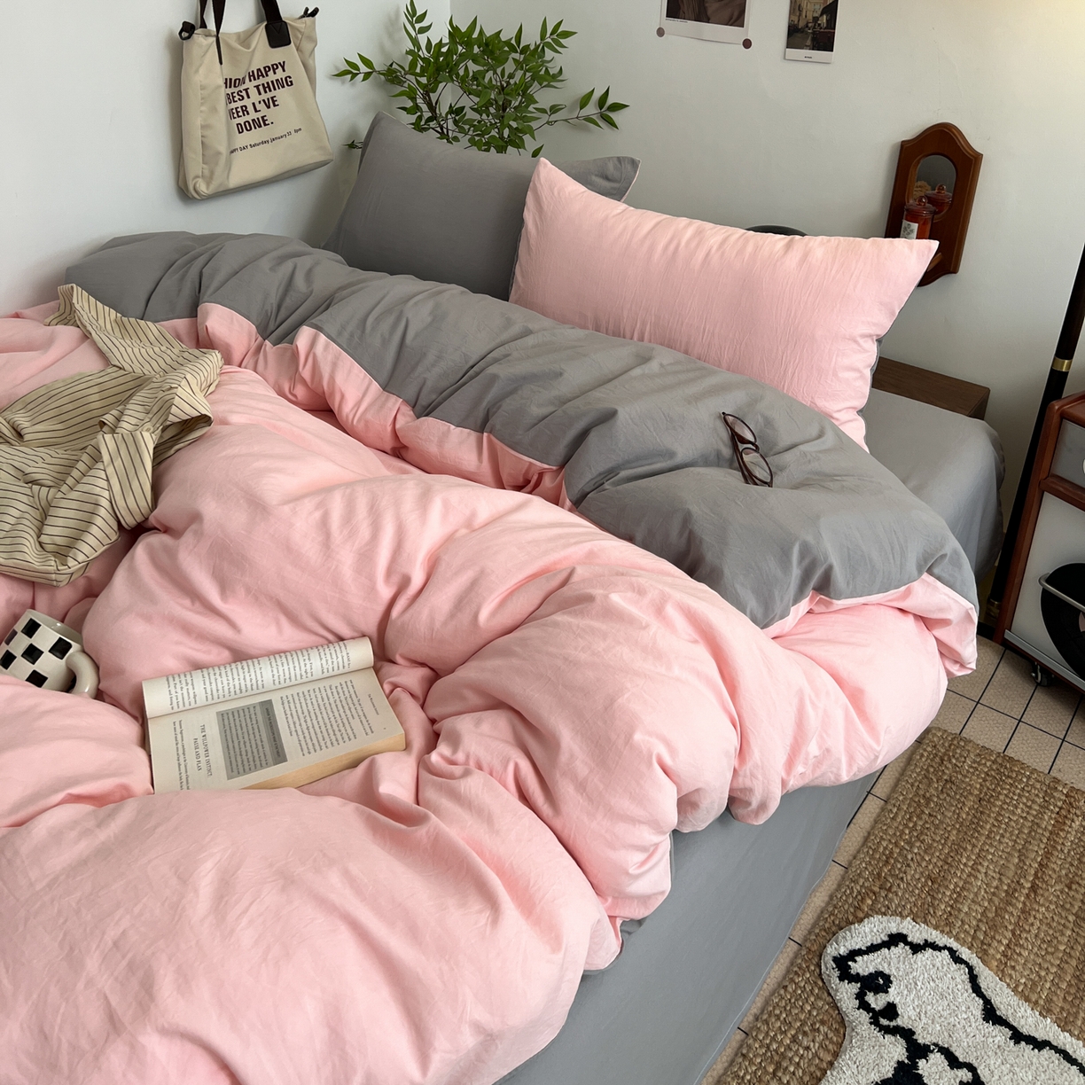 91家纺网 家纺一手货源 找家纺 梦嘉居 2026新款亲肤纯色AB版水洗皱皱棉四件套学生宿舍床单床笠三件套 少女粉+星空灰