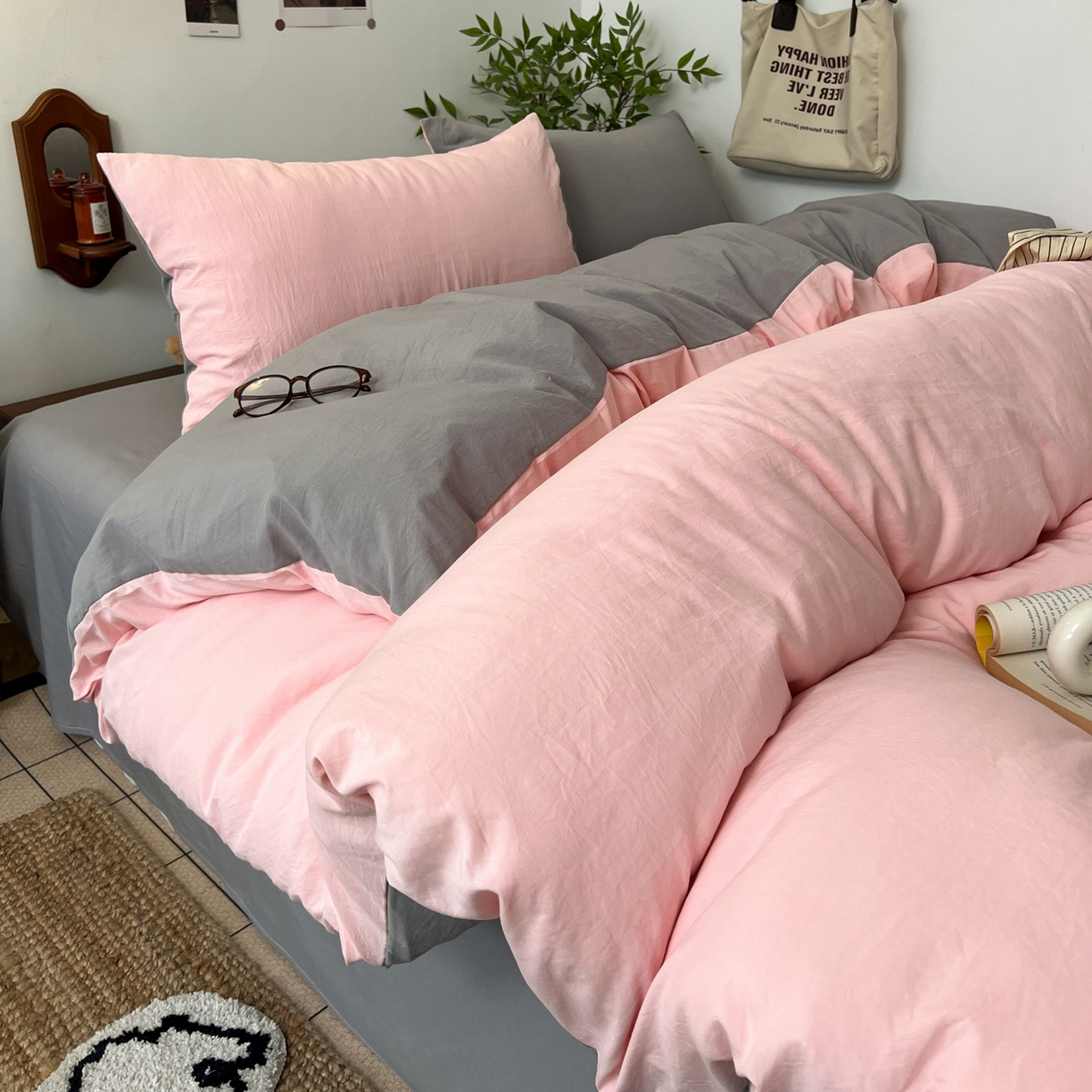 91家纺网 家纺一手货源 找家纺 梦嘉居 2026新款亲肤纯色AB版水洗皱皱棉四件套学生宿舍床单床笠三件套 少女粉+星空灰