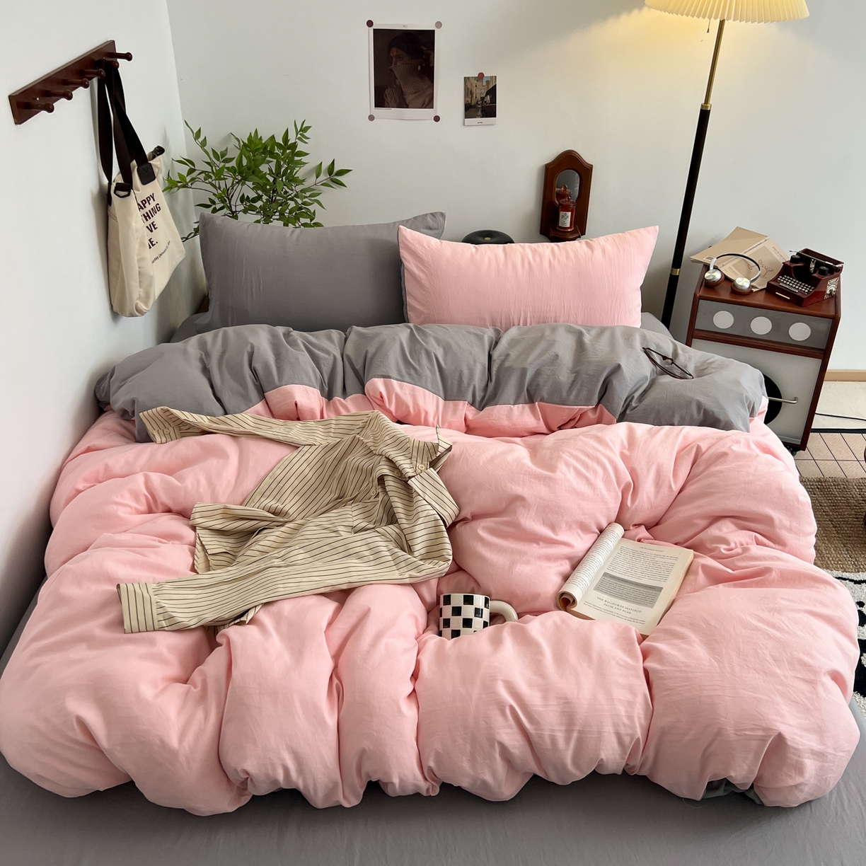 91家纺网 家纺一手货源 找家纺 梦嘉居 2026新款亲肤纯色AB版水洗皱皱棉四件套学生宿舍床单床笠三件套 少女粉+星空灰