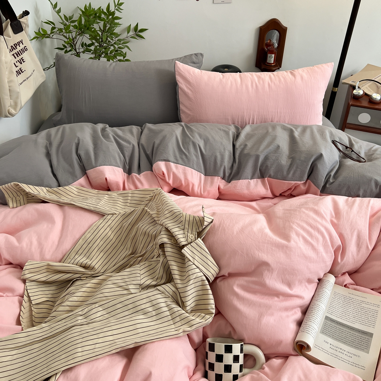 91家纺网 家纺一手货源 找家纺 梦嘉居 2026新款亲肤纯色AB版水洗皱皱棉四件套学生宿舍床单床笠三件套 少女粉+星空灰