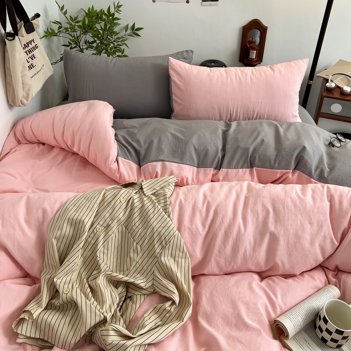 91家纺网 家纺一手货源 找家纺 梦嘉居 2026新款亲肤纯色AB版水洗皱皱棉四件套学生宿舍床单床笠三件套 少女粉+星空灰