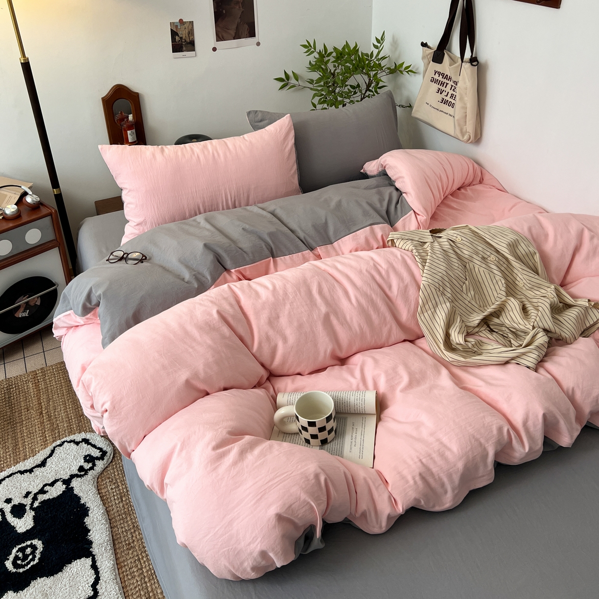 91家纺网 家纺一手货源 找家纺 梦嘉居 2026新款亲肤纯色AB版水洗皱皱棉四件套学生宿舍床单床笠三件套 少女粉+星空灰