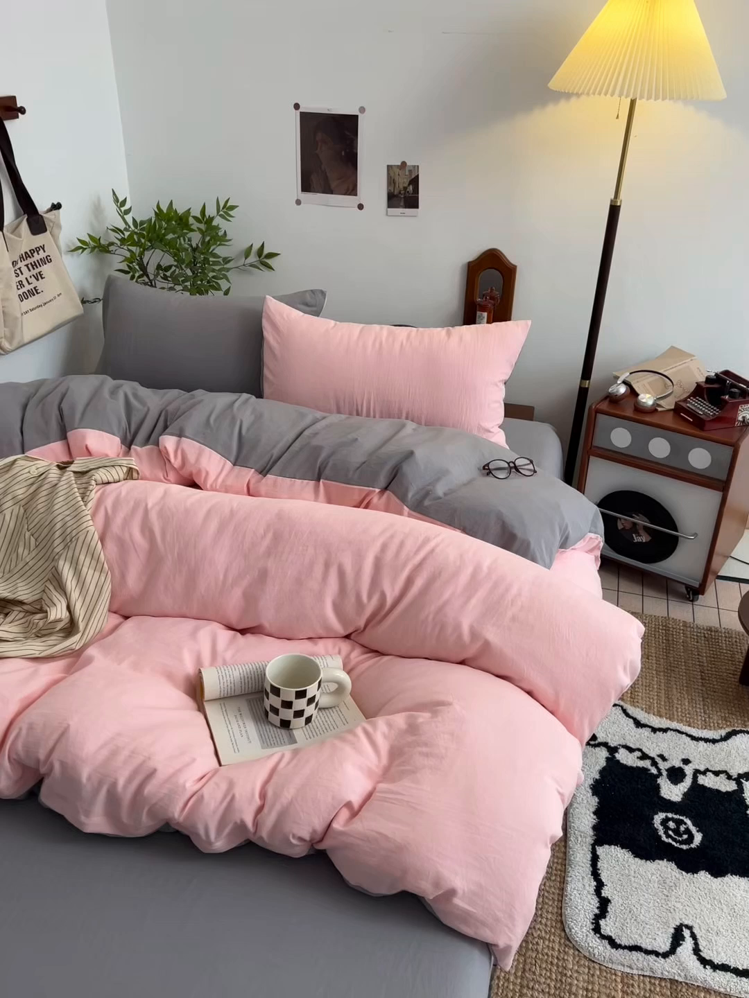 91家纺网 家纺一手货源 找家纺 梦嘉居 2026新款亲肤纯色AB版水洗皱皱棉四件套学生宿舍床单床笠三件套 少女粉+星空灰