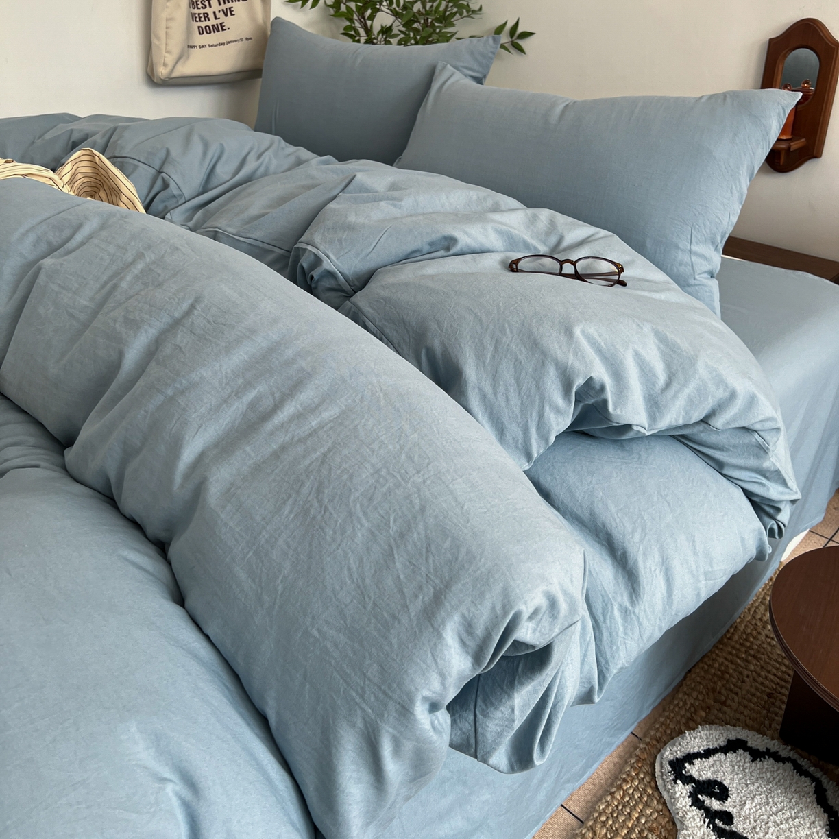 91家纺网 家纺一手货源 找家纺 梦嘉居 2026新款亲肤纯色AB版水洗皱皱棉四件套学生宿舍床单床笠三件套 雾兰