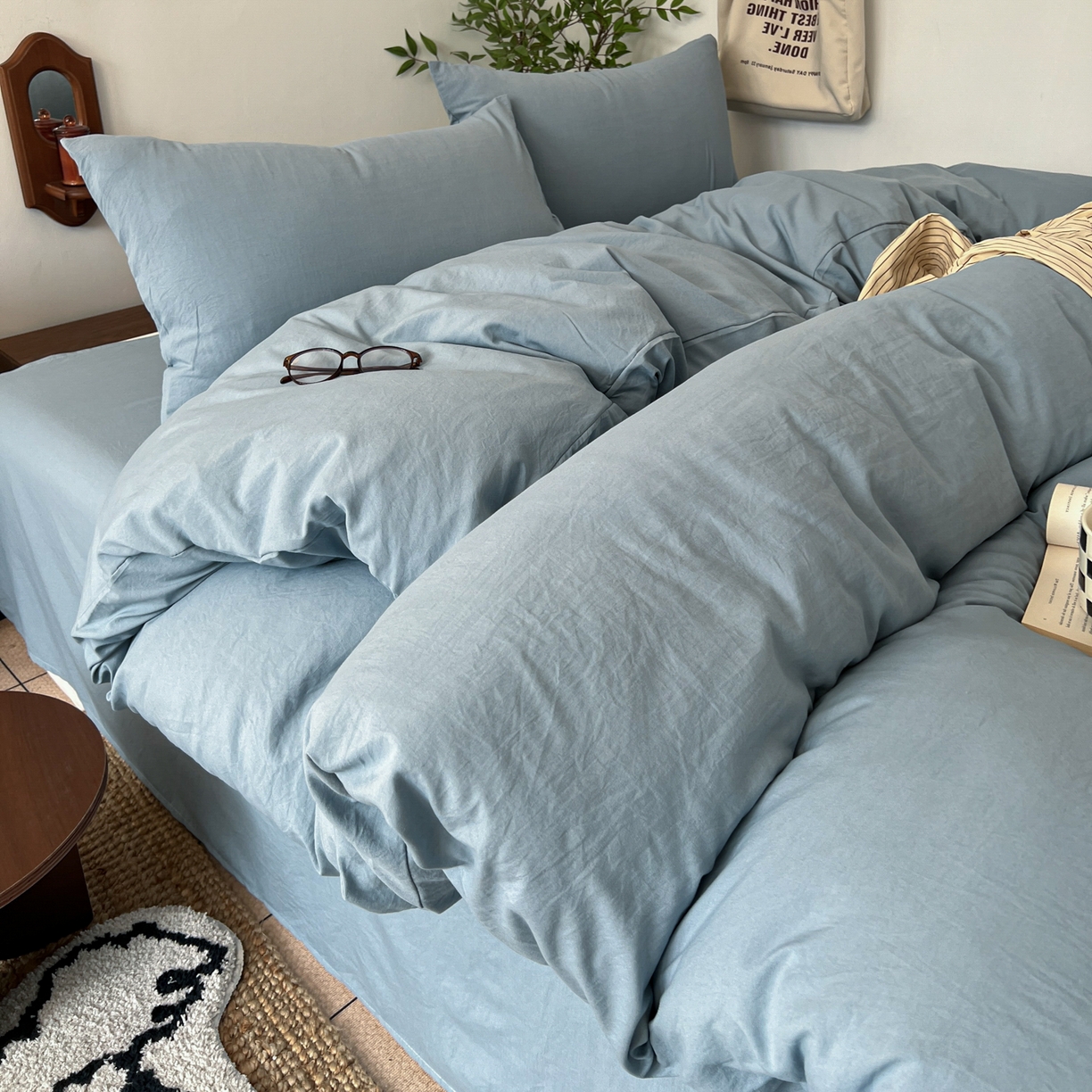 91家纺网 家纺一手货源 找家纺 梦嘉居 2026新款亲肤纯色AB版水洗皱皱棉四件套学生宿舍床单床笠三件套 雾兰