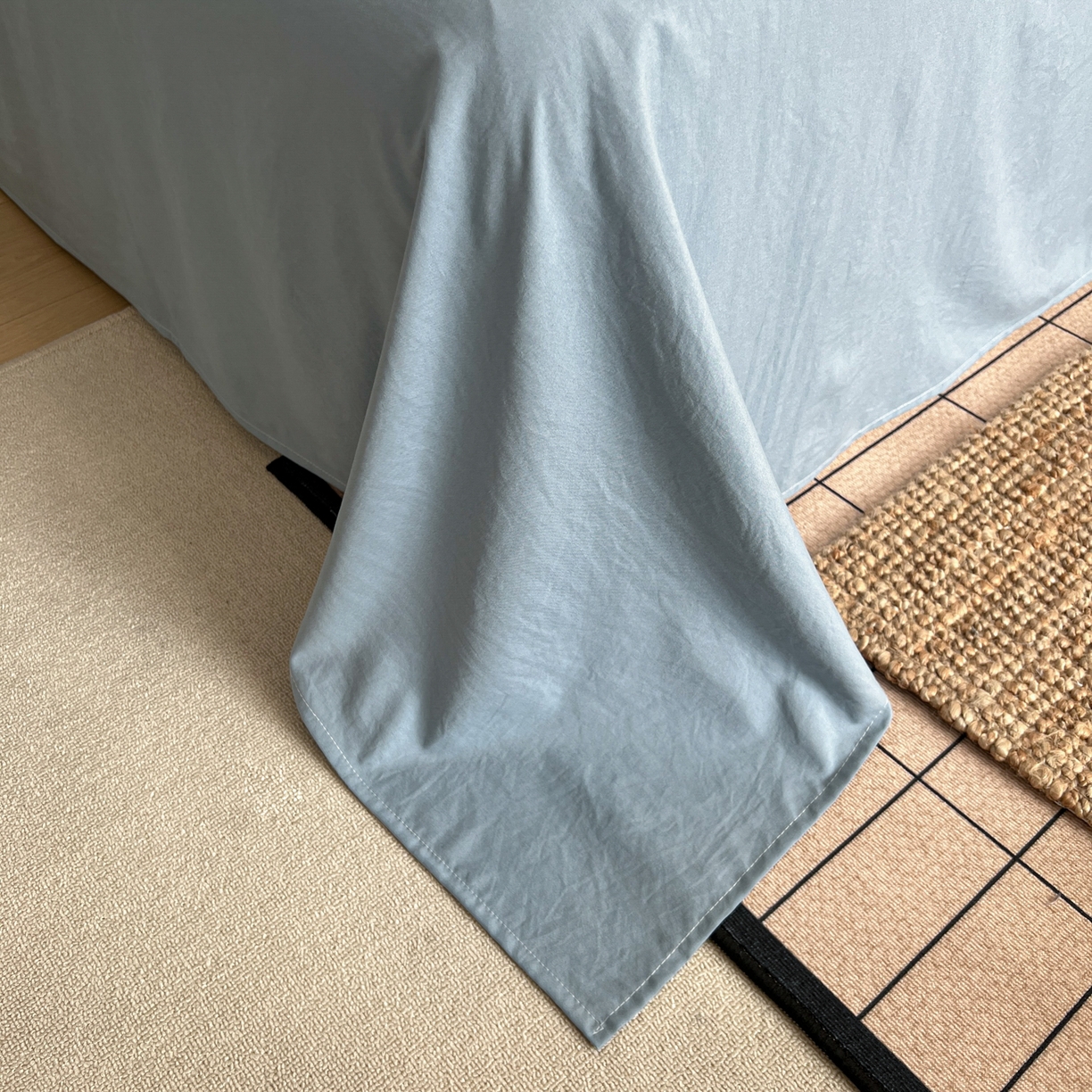 91家纺网 家纺一手货源 找家纺 梦嘉居 2026新款亲肤纯色AB版水洗皱皱棉四件套学生宿舍床单床笠三件套 雾兰