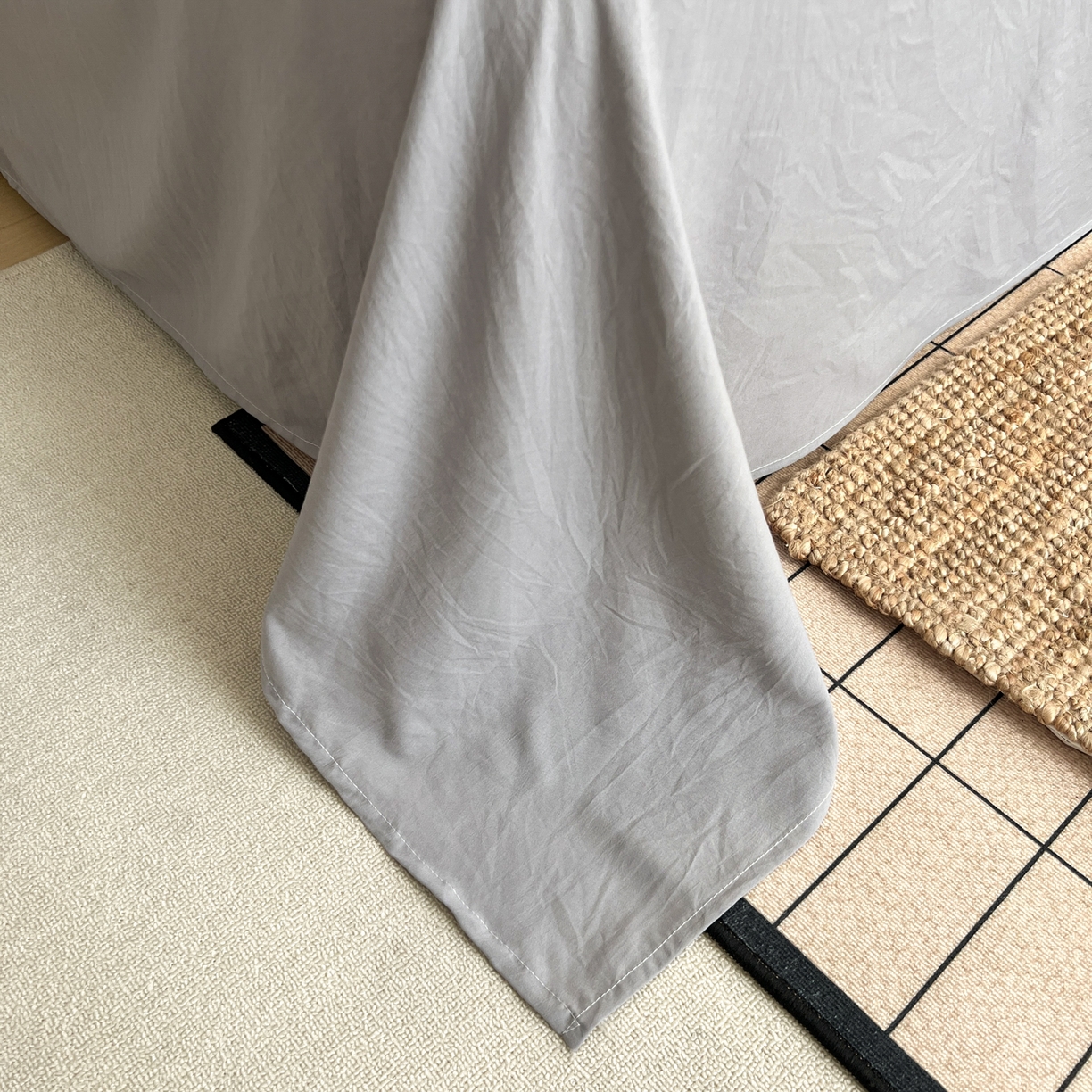 91家纺网 家纺一手货源 找家纺 梦嘉居 2026新款亲肤纯色AB版水洗皱皱棉四件套学生宿舍床单床笠三件套 星空灰