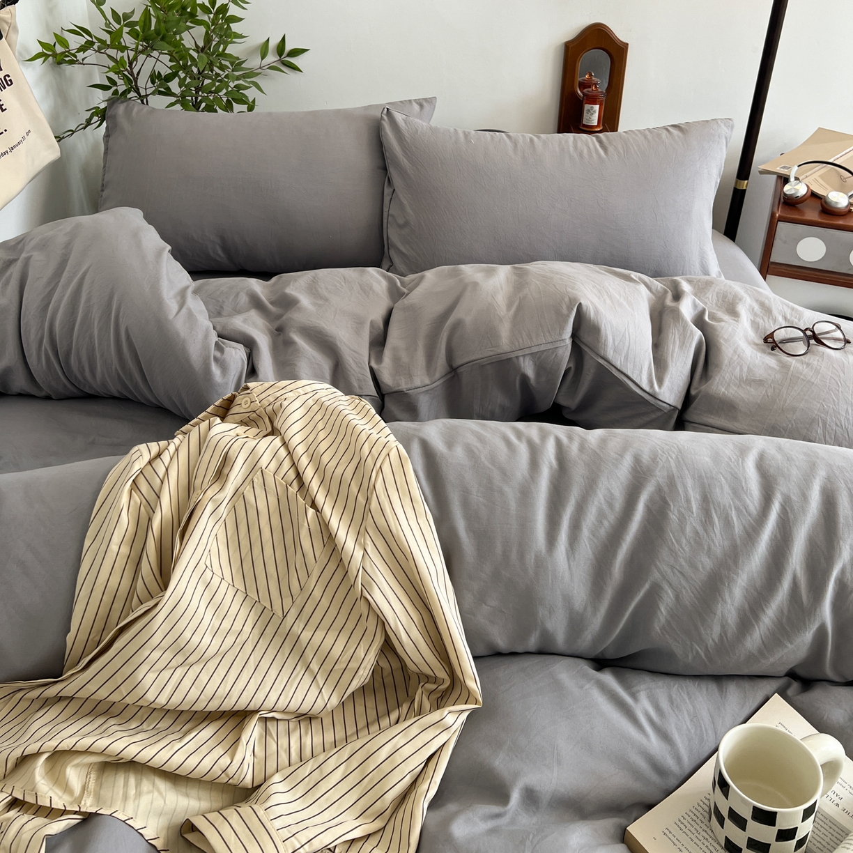 91家纺网 家纺一手货源 找家纺 梦嘉居 2026新款亲肤纯色AB版水洗皱皱棉四件套学生宿舍床单床笠三件套 星空灰