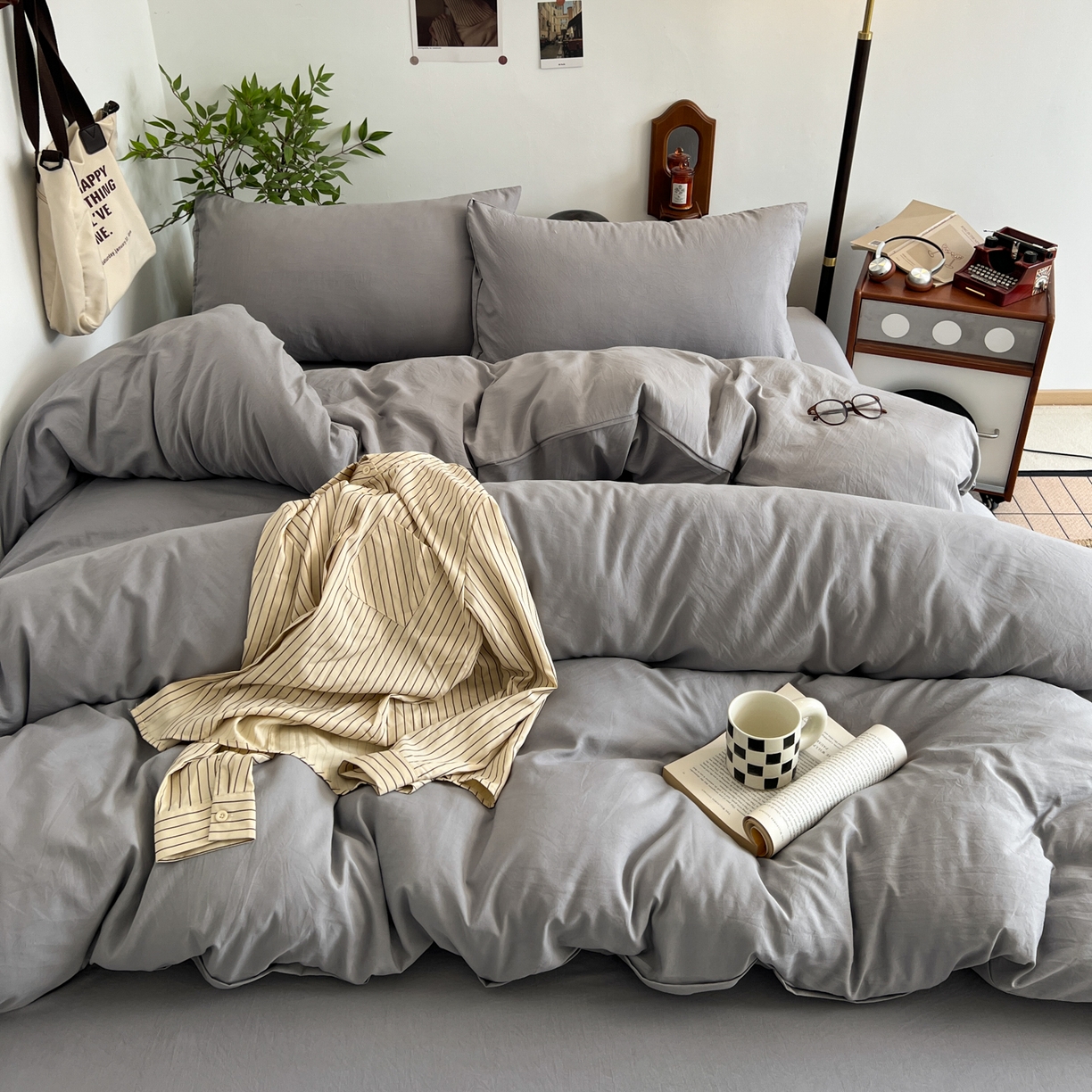 91家纺网 家纺一手货源 找家纺 梦嘉居 2026新款亲肤纯色AB版水洗皱皱棉四件套学生宿舍床单床笠三件套 星空灰