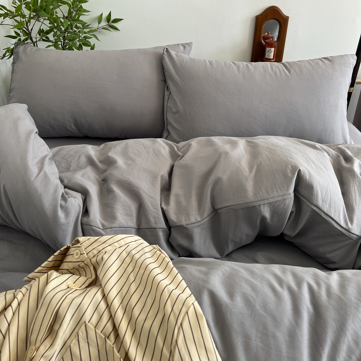 91家纺网 家纺一手货源 找家纺 梦嘉居 2026新款亲肤纯色AB版水洗皱皱棉四件套学生宿舍床单床笠三件套 星空灰