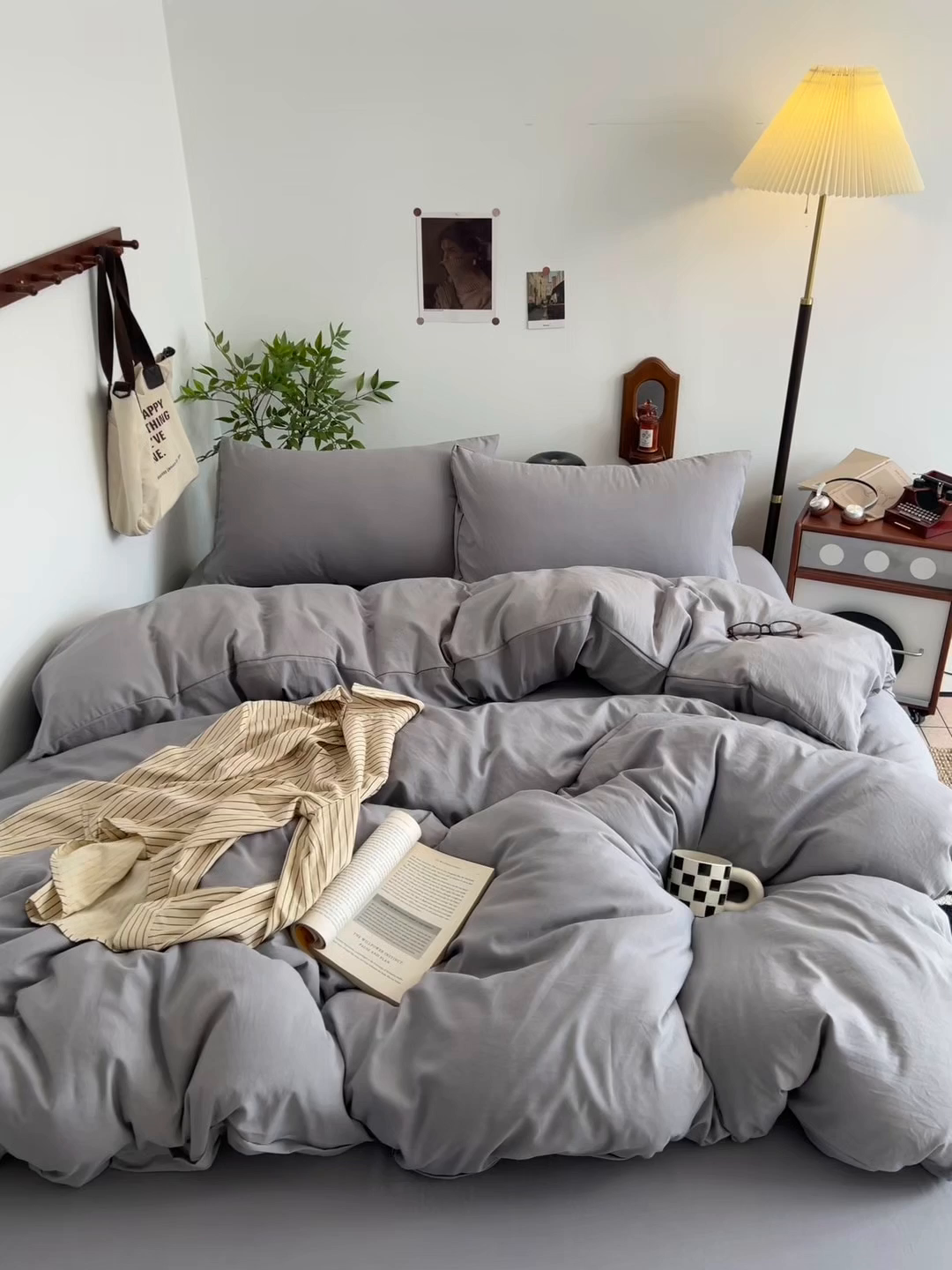 91家纺网 家纺一手货源 找家纺 梦嘉居 2026新款亲肤纯色AB版水洗皱皱棉四件套学生宿舍床单床笠三件套 星空灰