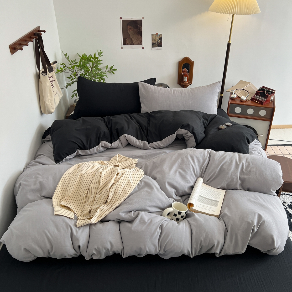 91家纺网 家纺一手货源 找家纺 梦嘉居 2026新款亲肤纯色AB版水洗皱皱棉四件套学生宿舍床单床笠三件套 星空灰+暗夜黑