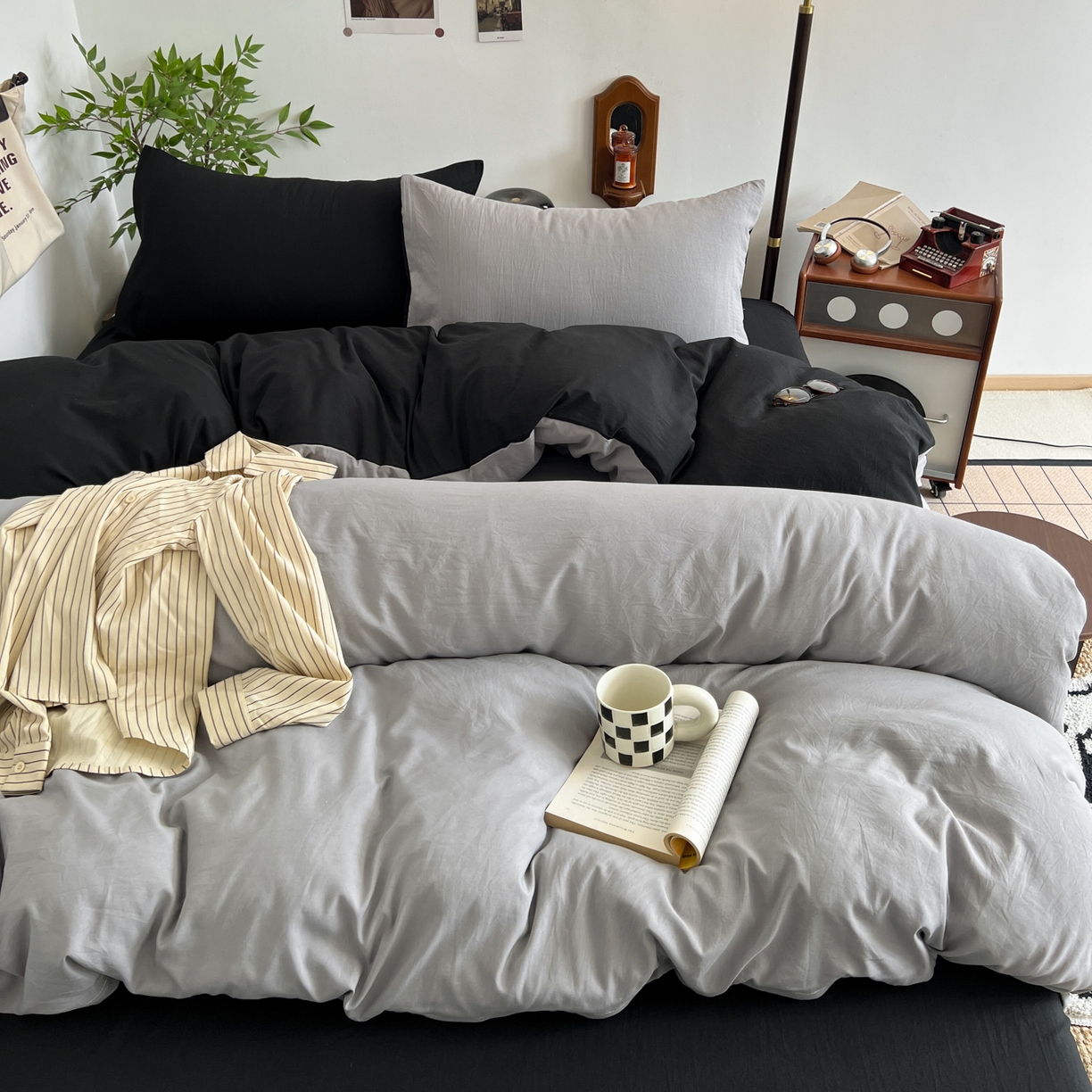 91家纺网 家纺一手货源 找家纺 梦嘉居 2026新款亲肤纯色AB版水洗皱皱棉四件套学生宿舍床单床笠三件套 星空灰+暗夜黑