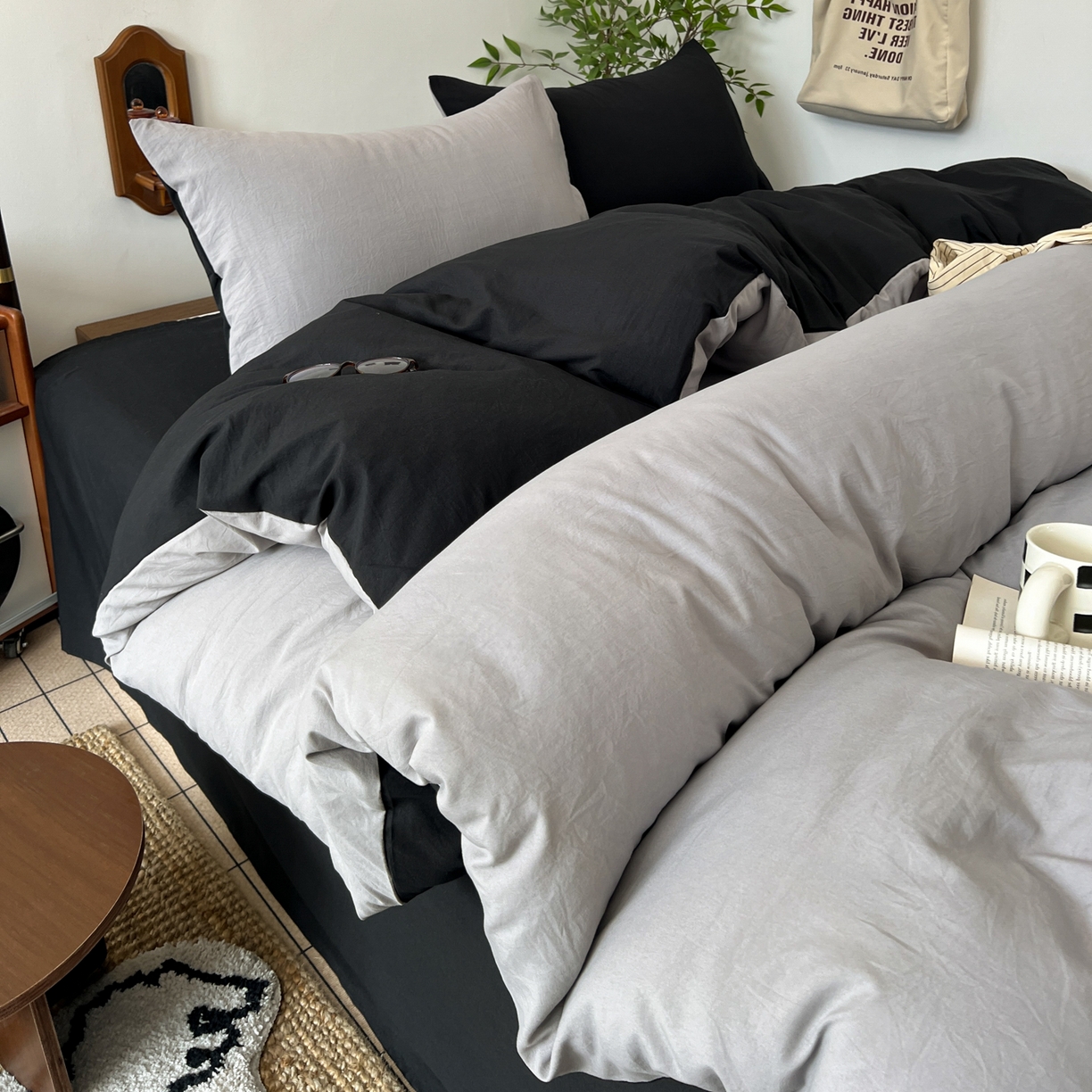 91家纺网 家纺一手货源 找家纺 梦嘉居 2026新款亲肤纯色AB版水洗皱皱棉四件套学生宿舍床单床笠三件套 星空灰+暗夜黑