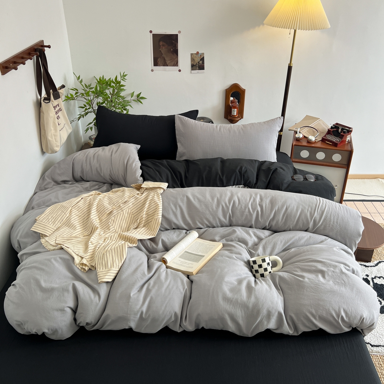 91家纺网 家纺一手货源 找家纺 梦嘉居 2026新款亲肤纯色AB版水洗皱皱棉四件套学生宿舍床单床笠三件套 星空灰+暗夜黑