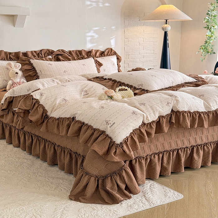 91家纺网 家纺一手货源 找家纺 （总）金盛皇朝家纺 2026新款（焦糖系列）双层纱水洗棉 法式复古花边床盖单件三件四件套